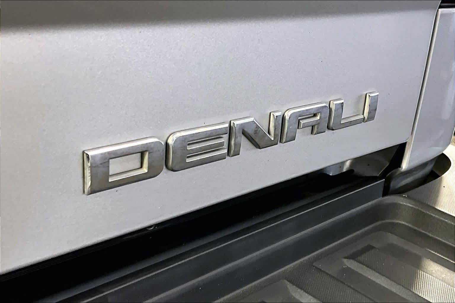 Used 2018 Quicksilver Metallic GMC Denali image 10
