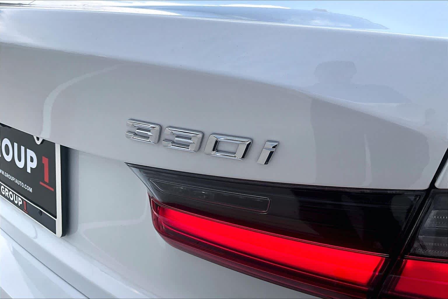 Used 2025 Mineral White Metallic BMW 330i image 9