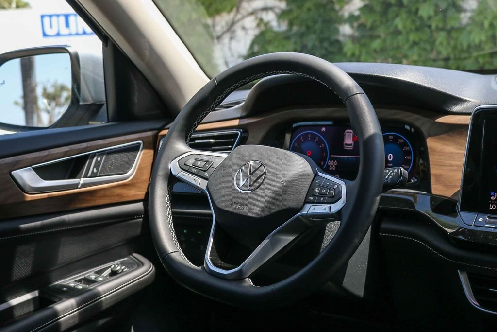 New 2026 Silver Volkswagen 2.0T SE w/Technology image 16