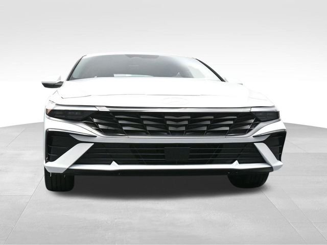 Certified Used 2025 White Hyundai SEL Convenience image 32