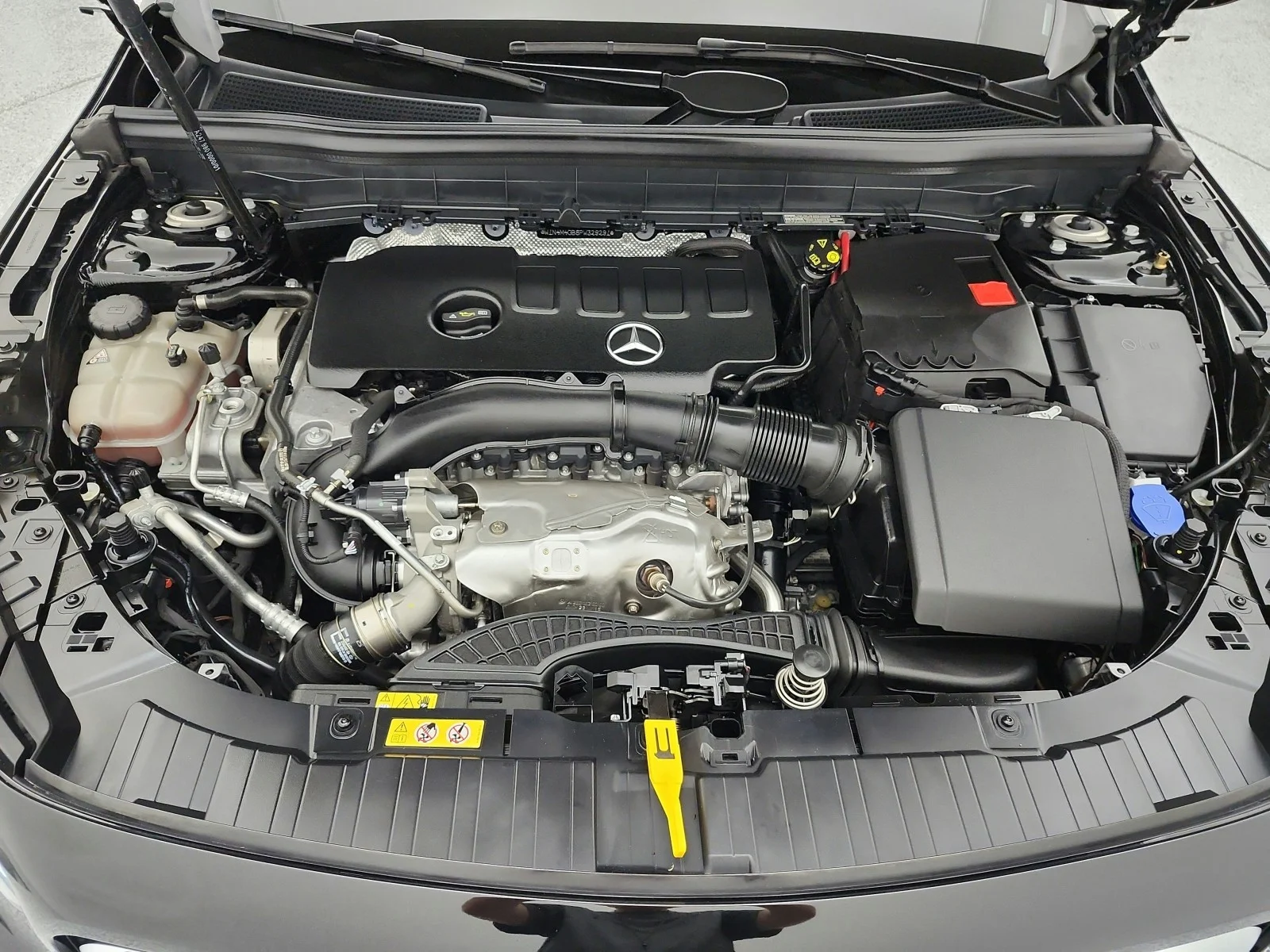 Used 2023 Night Black Mercedes-Benz GLB 250 SUV image 17