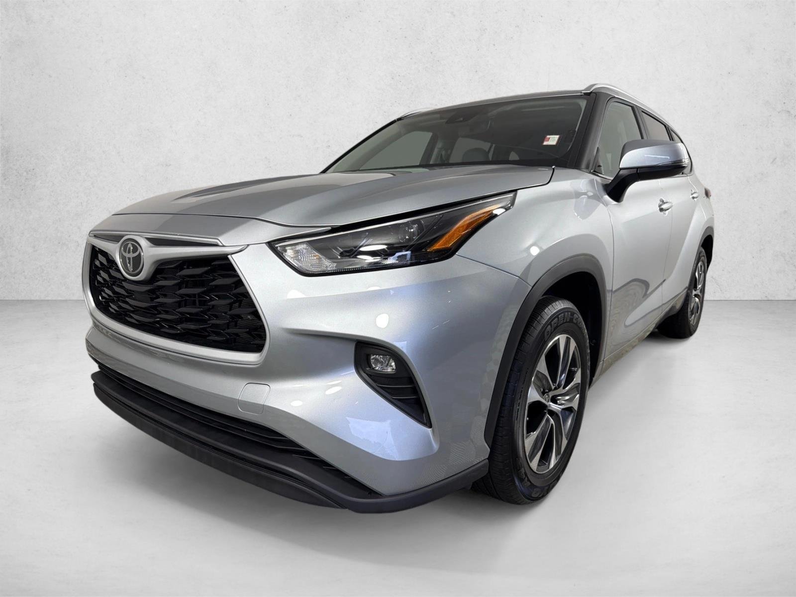 Used 2023 Celestial Silver Metallic Toyota XLE image 8
