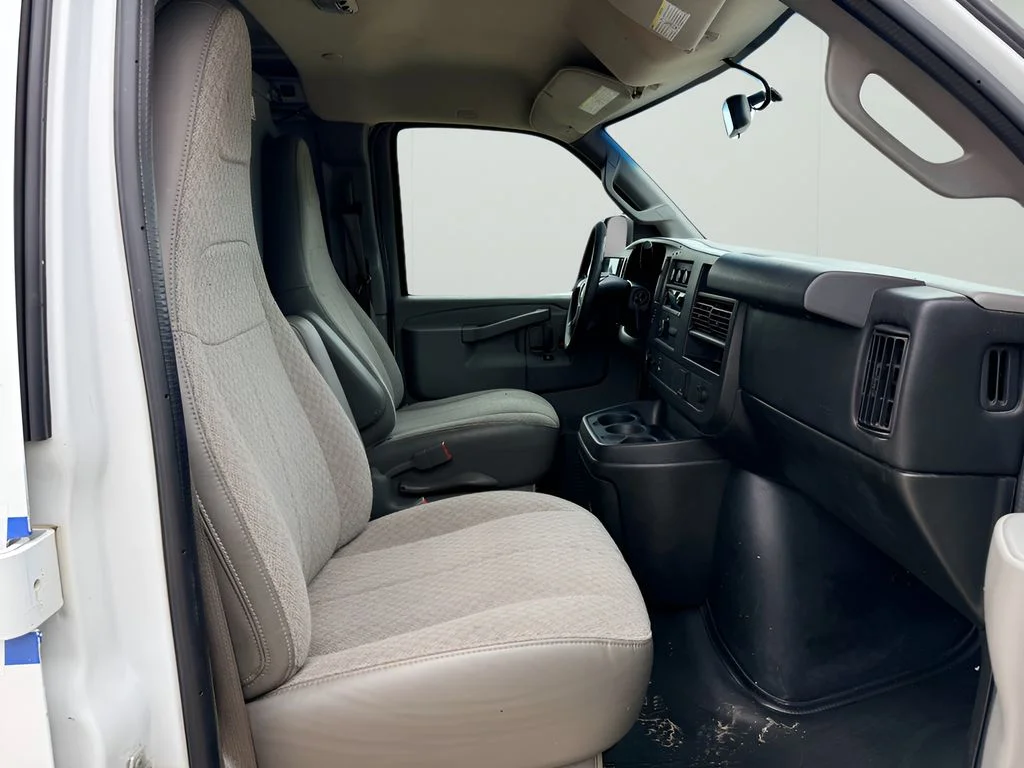Used 2016 Summit White Chevrolet Work Van image 26