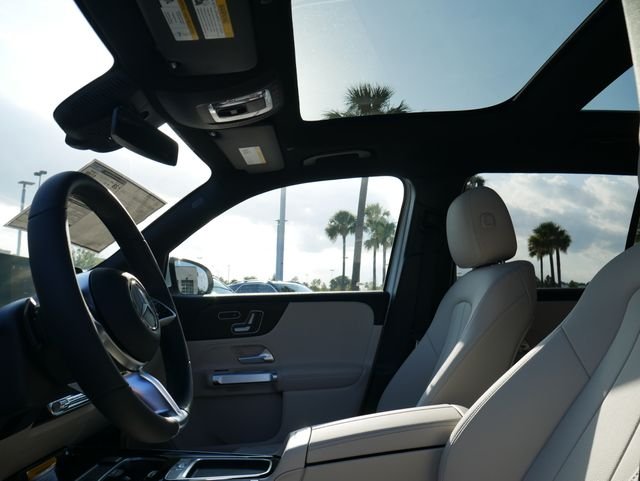 New 2026 Polar White Mercedes-Benz GLB 250 image 19