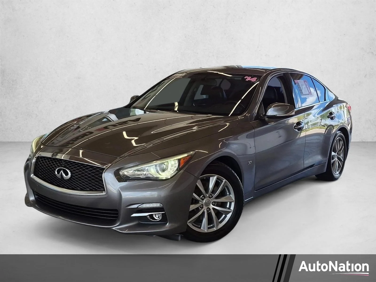 Used 2014 Graphite Shadow INFINITI  image 1