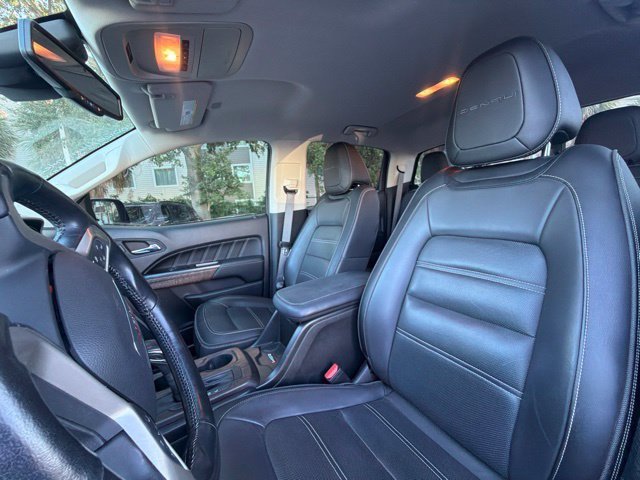 Used 2022 Green GMC Denali image 8