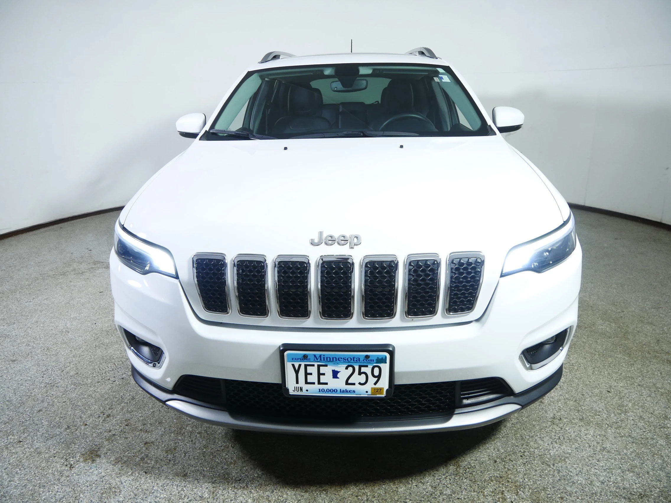 Used 2019 Bright White Clearcoat Jeep Limited image 2