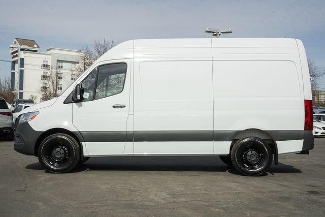 New 2026 Arctic White Mercedes-Benz Cargo 144 WB image 4
