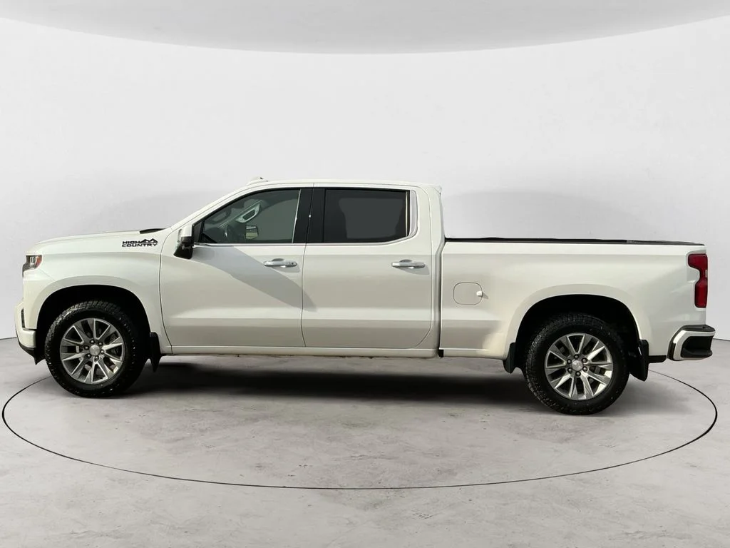 Used 2022 Beige Chevrolet High Country image 8