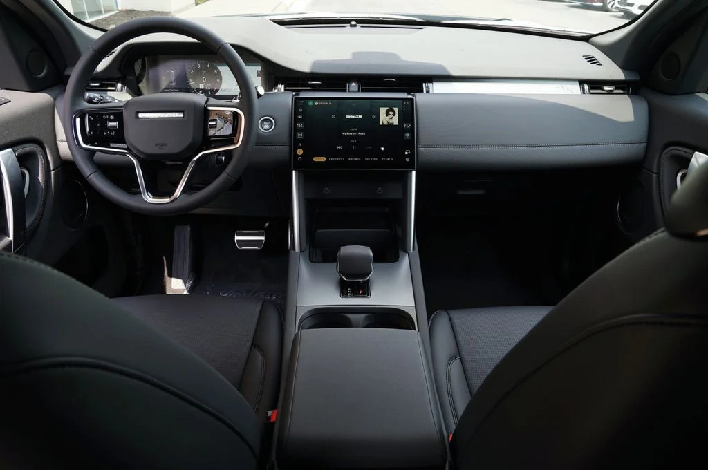 New 2026 Santorini Black Land Rover Landmark image 9
