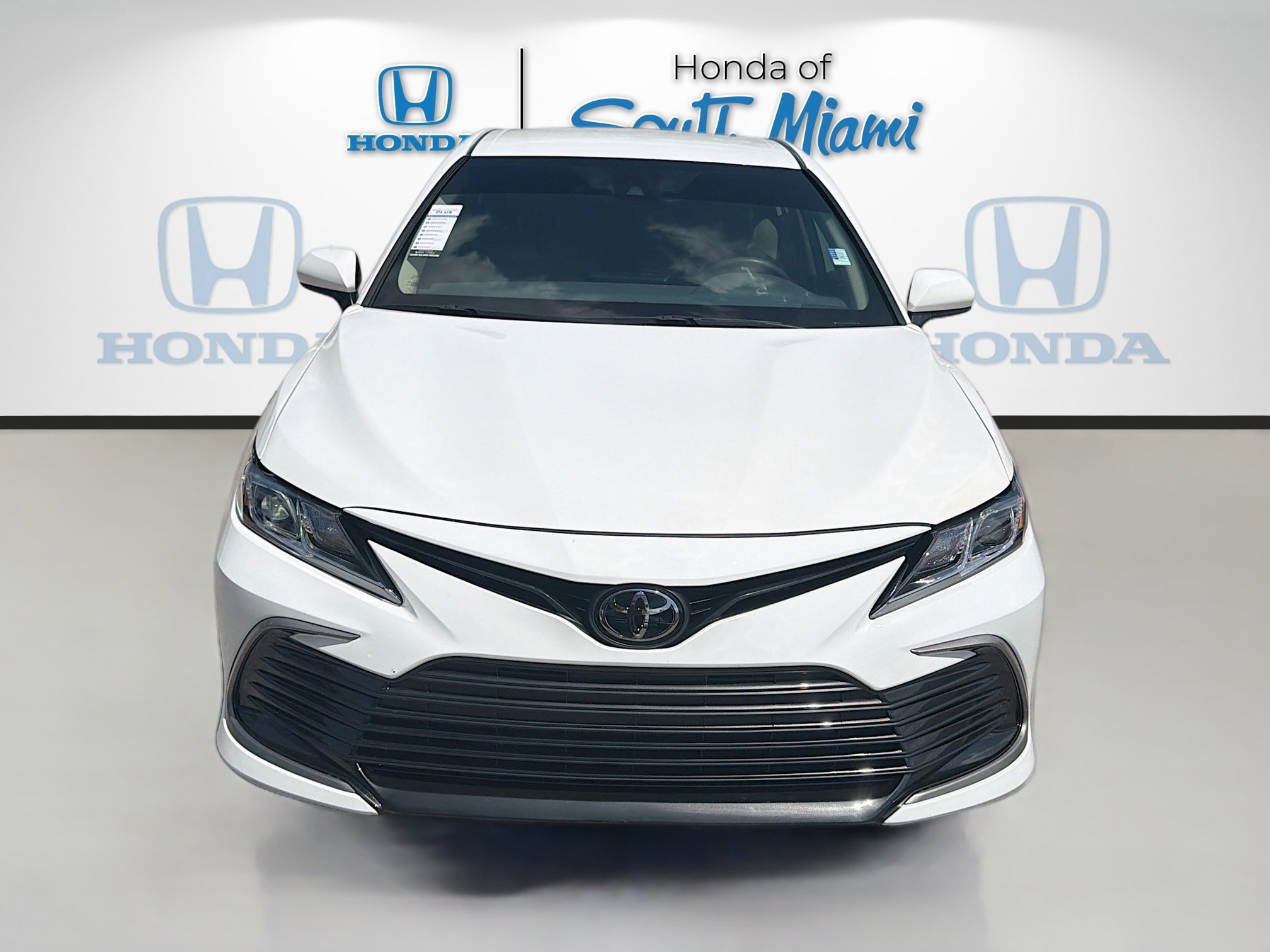 Used 2023 Ice Cap Toyota LE image 2