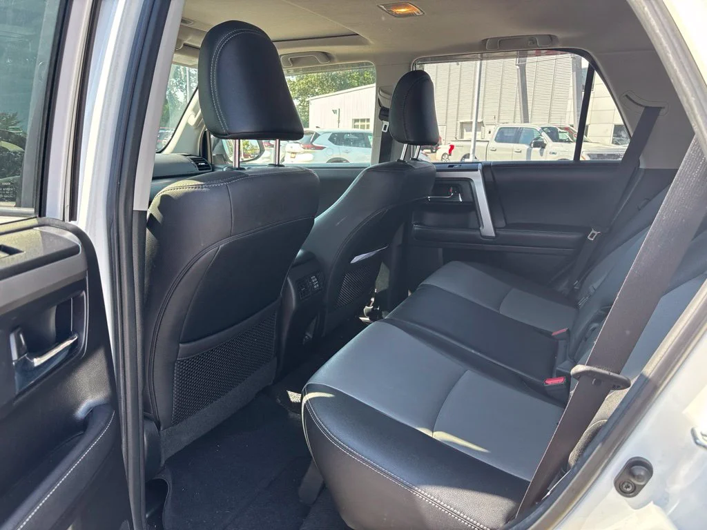 Used 2020 White Toyota SR5 Premium image 7