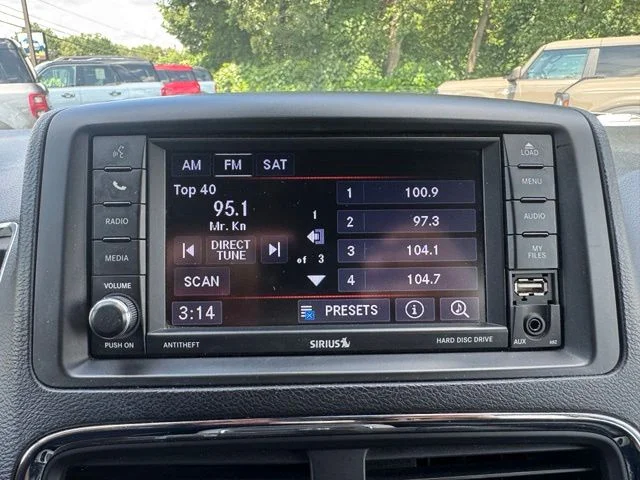 Used 2019 White Dodge SXT image 30
