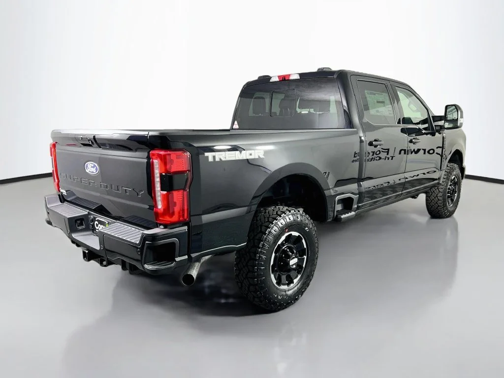New 2027 Agate Black Metallic Ford Lariat image 14