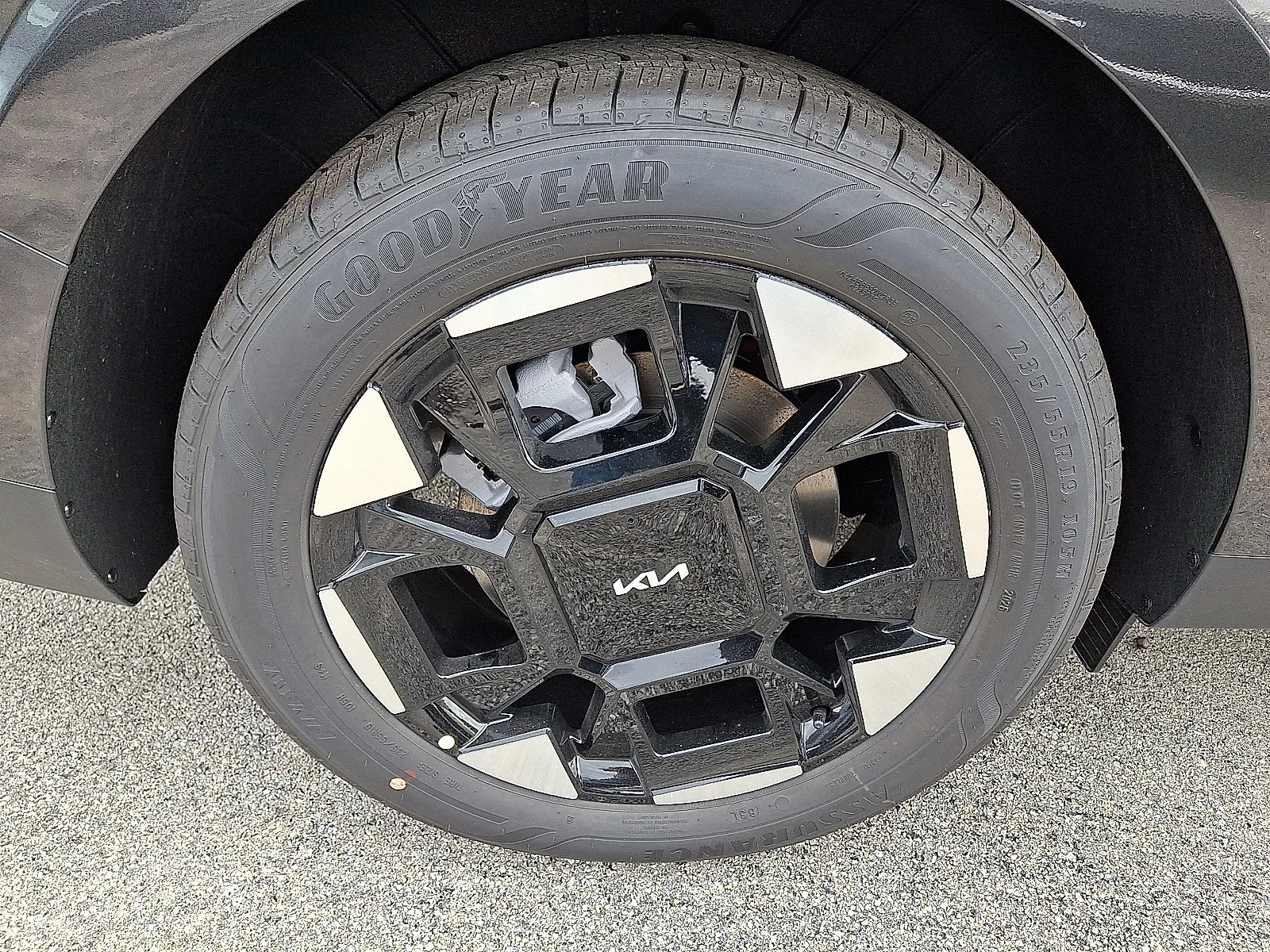 New 2027 Gray Kia EX image 6