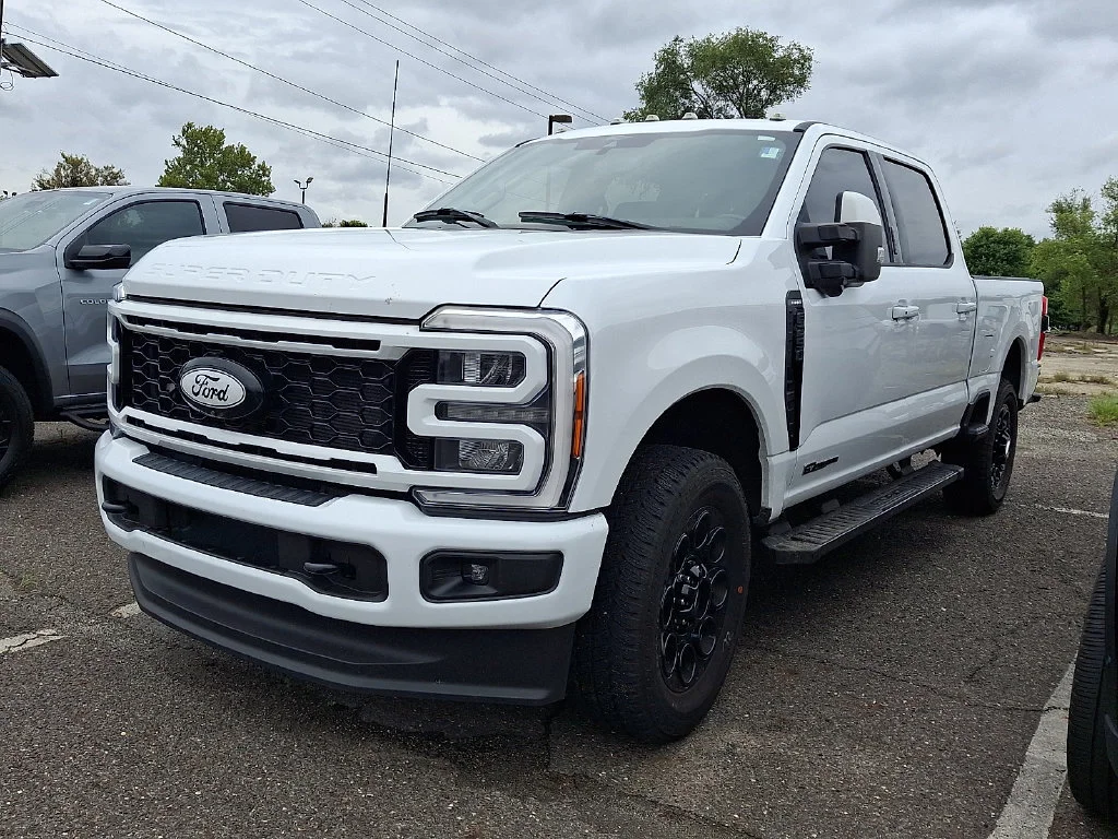 Used 2023 Oxford White Ford XL image 4