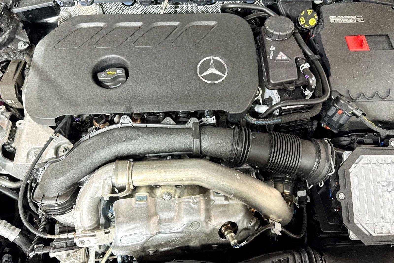 New 2026 Mountain Grey Metallic Mercedes-Benz GLB 250 image 28