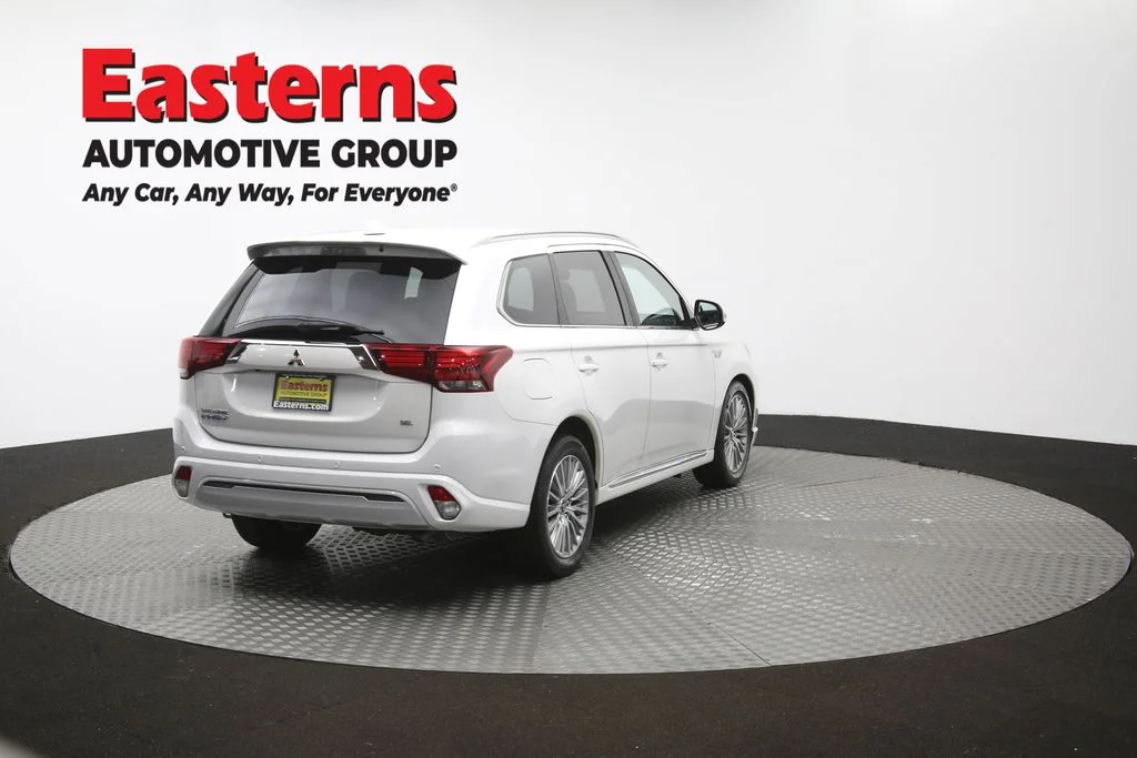Used 2020 White Mitsubishi SEL image 39