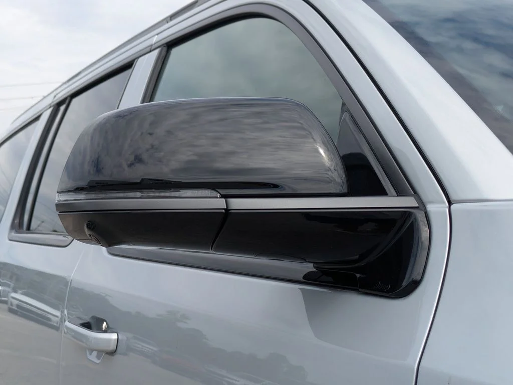 New 2026 Silver-Zynith Exterior Paint Jeep Limited Reserve image 15