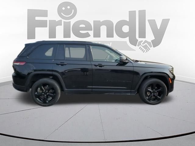 Used 2023 Black Jeep Altitude X image 6