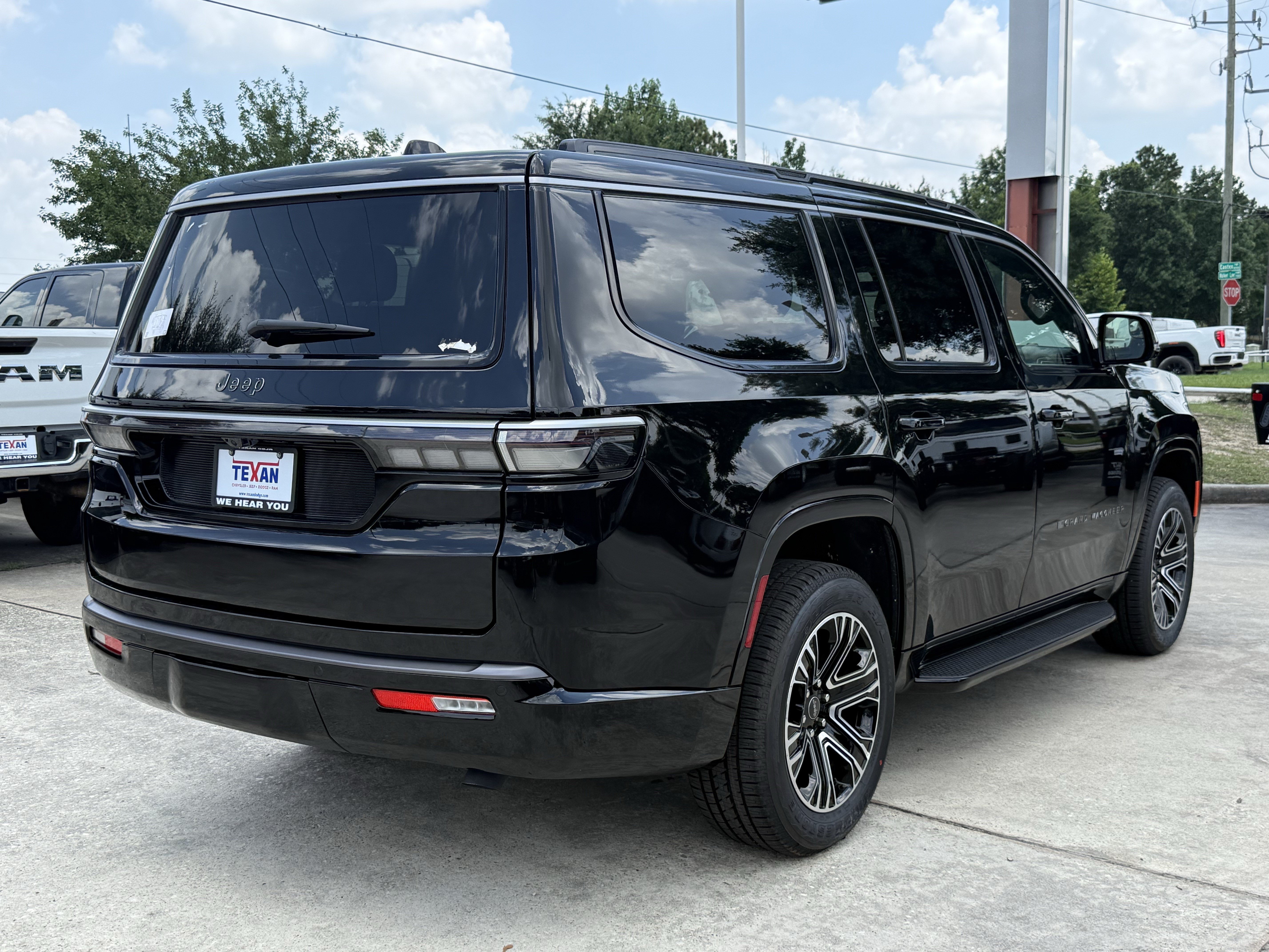 New 2026 High Gloss Black Exterior Paint Jeep  image 4