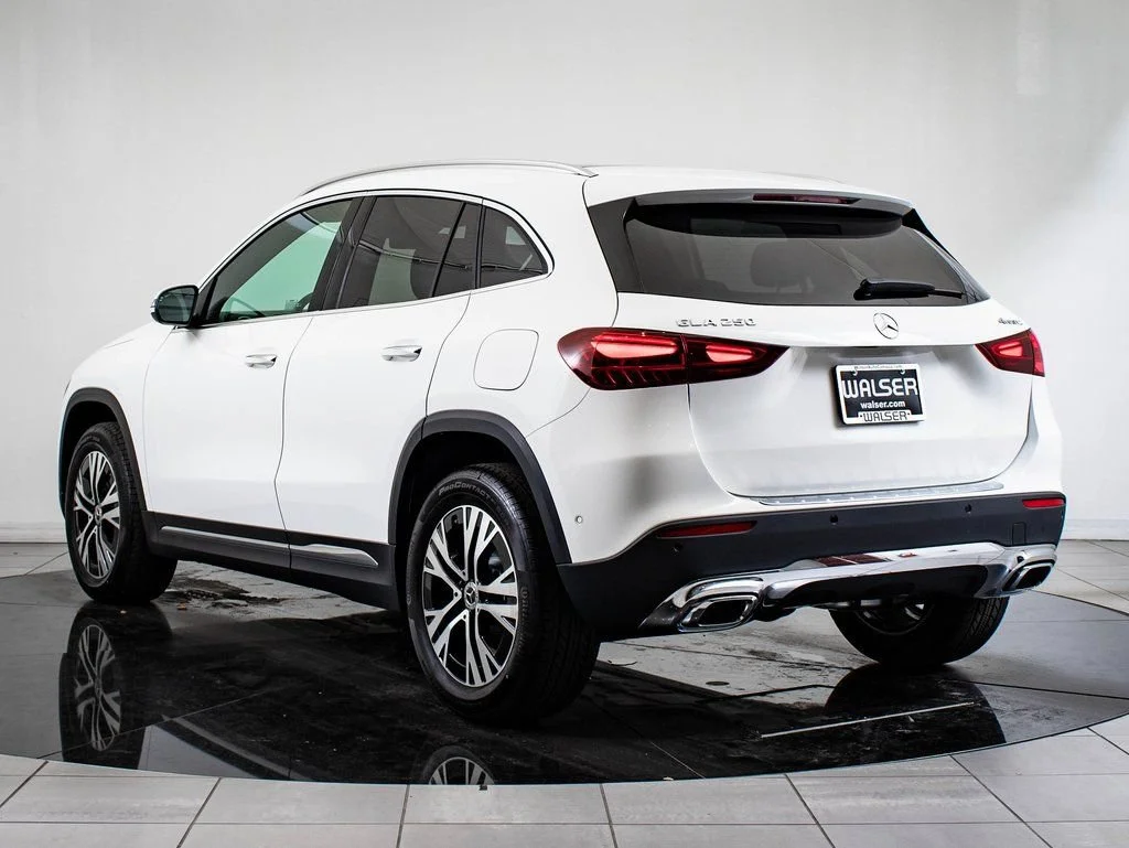Used 2026 Polar White Mercedes-Benz GLA 250 image 11
