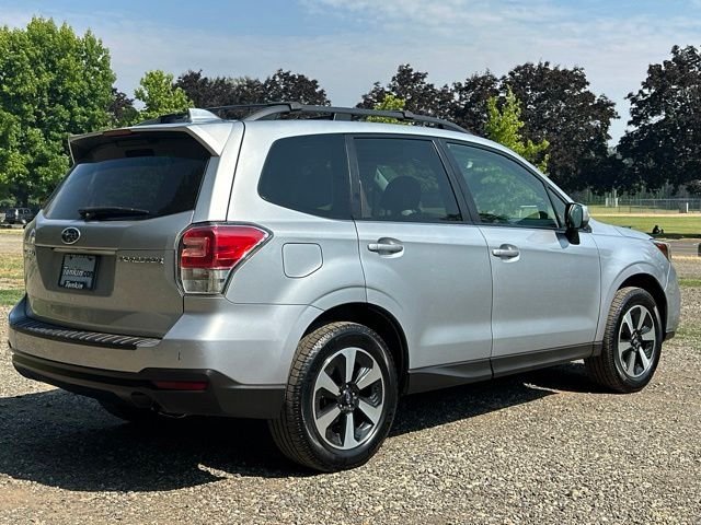 Used 2018 Ice Silver Metallic Subaru 2.5i Premium image 9