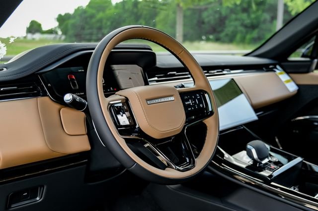 New 2026  Land Rover Dynamic SE image 17