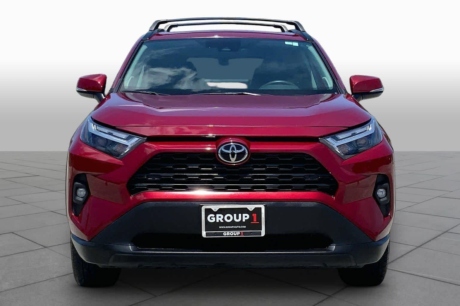 Used 2024 Ruby Flare Pearl Toyota XLE Premium image 4