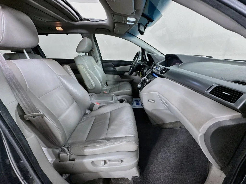 Used 2011 Gray Honda Touring image 38
