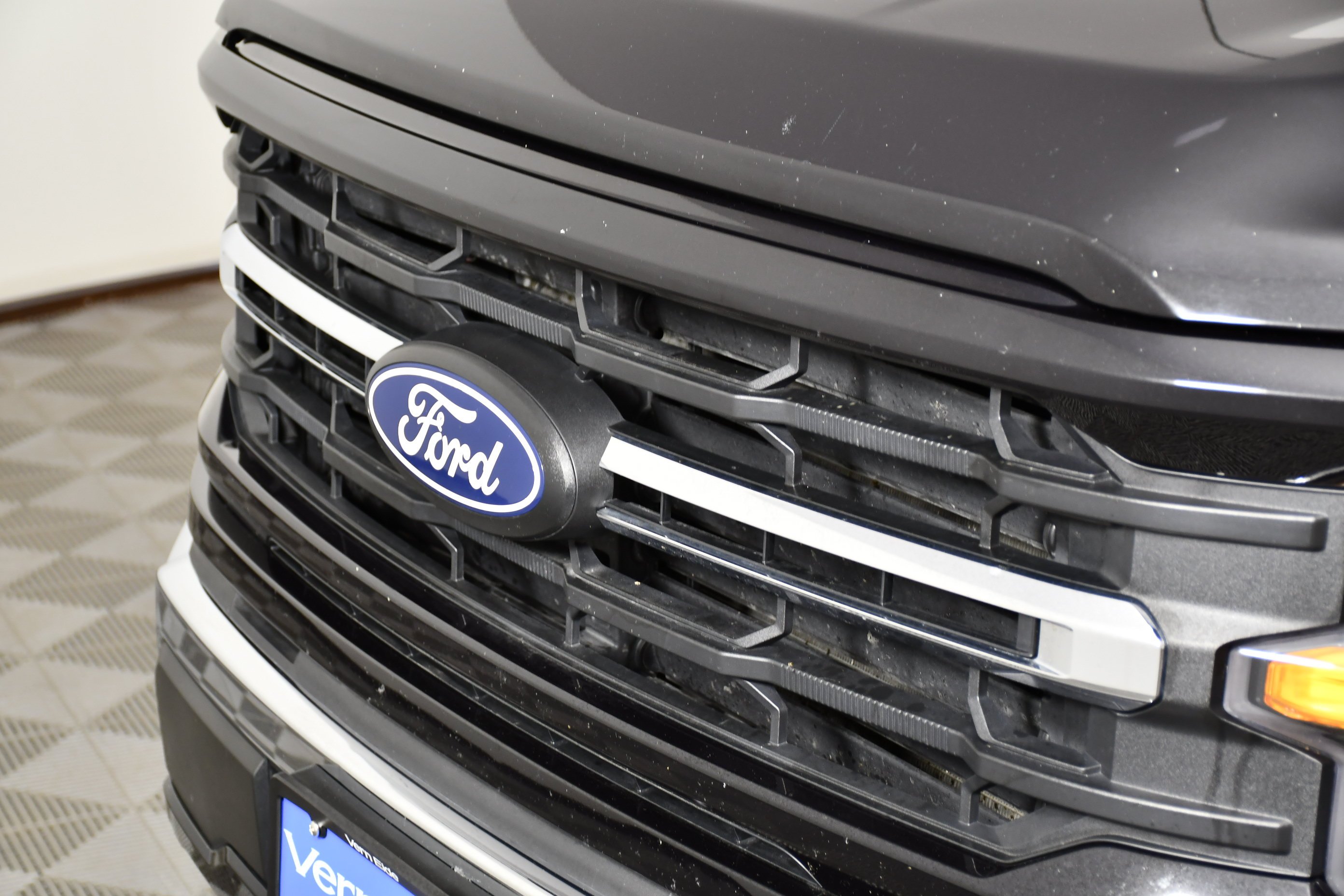 Used 2025 Black Metallic Ford XLT image 11