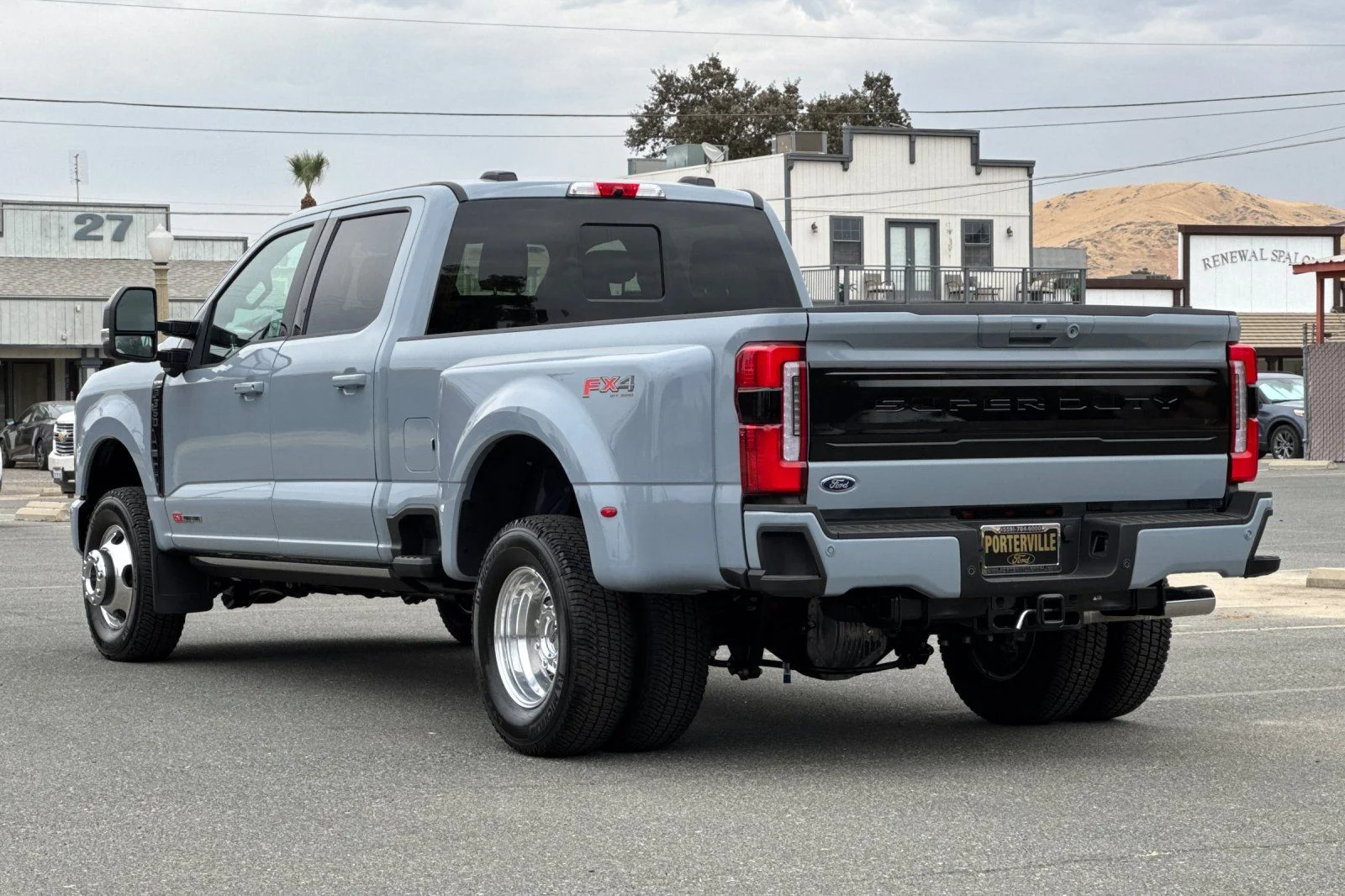 New 2026 Glacier Gray Metallic Tri-Coat Ford F-350® Platinum® image 7