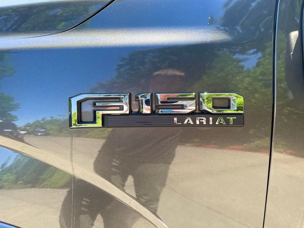Used 2017 Magnetic Ford Lariat image 9
