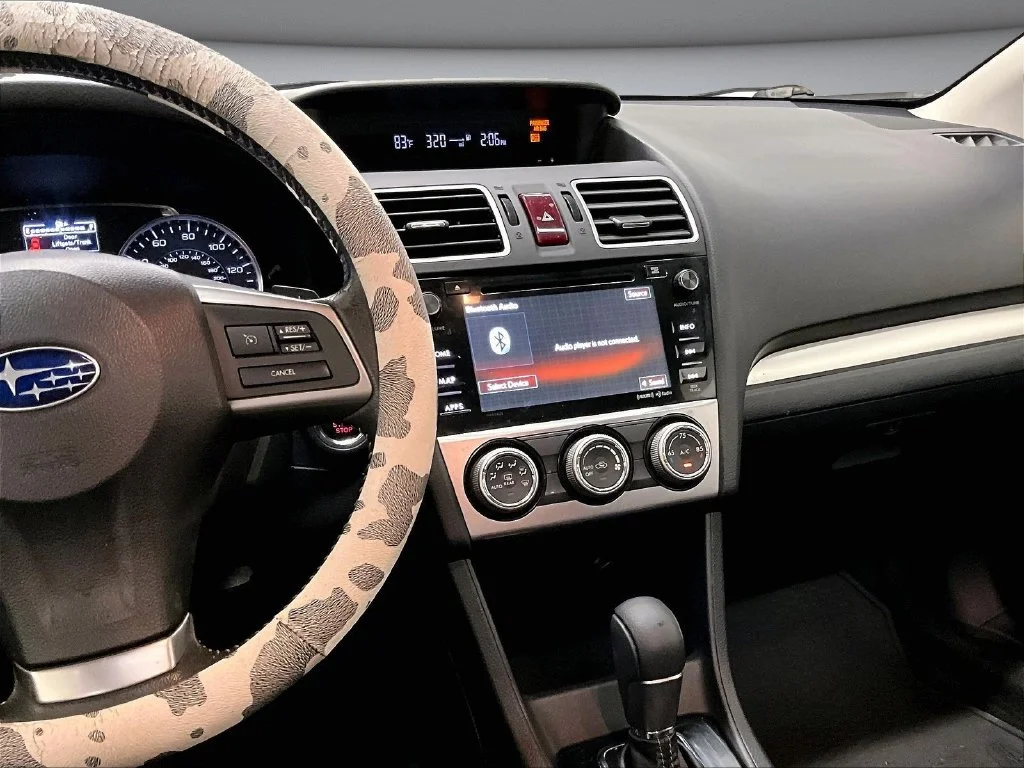 Used 2015 Gray Subaru 2.0i Limited image 9