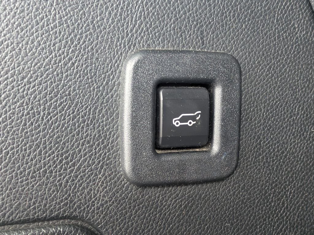 Used 2017 Silver Ford Limited image 14
