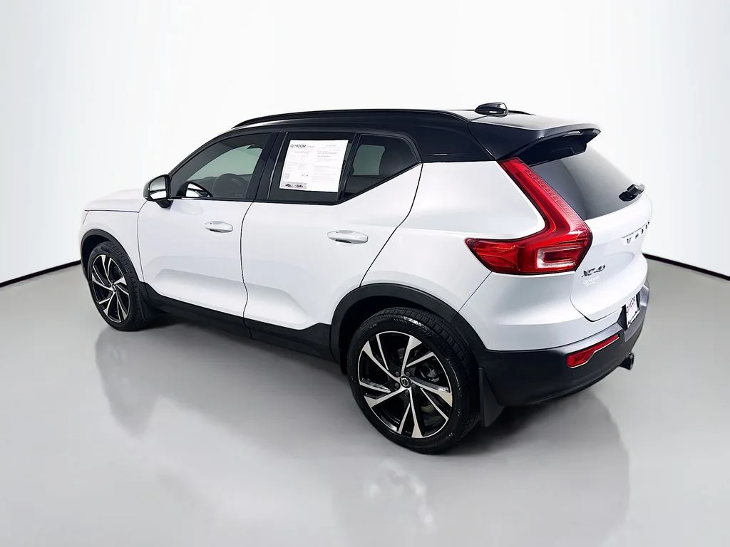 Used 2021 Glacier Silver Metallic Volvo R-Design image 5