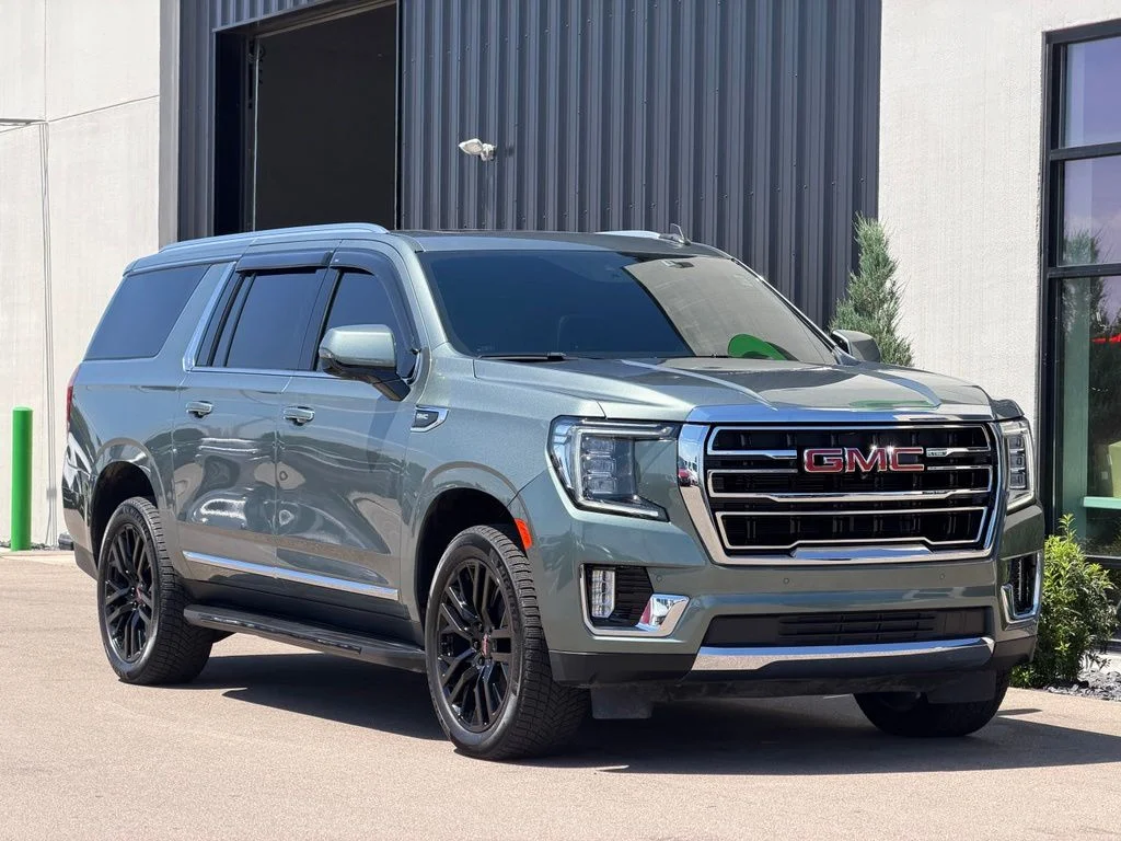 Used 2023 Gray GMC SLT image 4