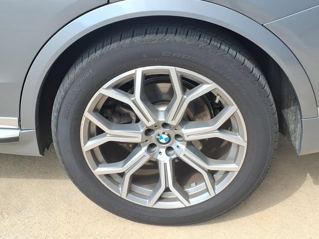 Used 2025  BMW xDrive40i image 33