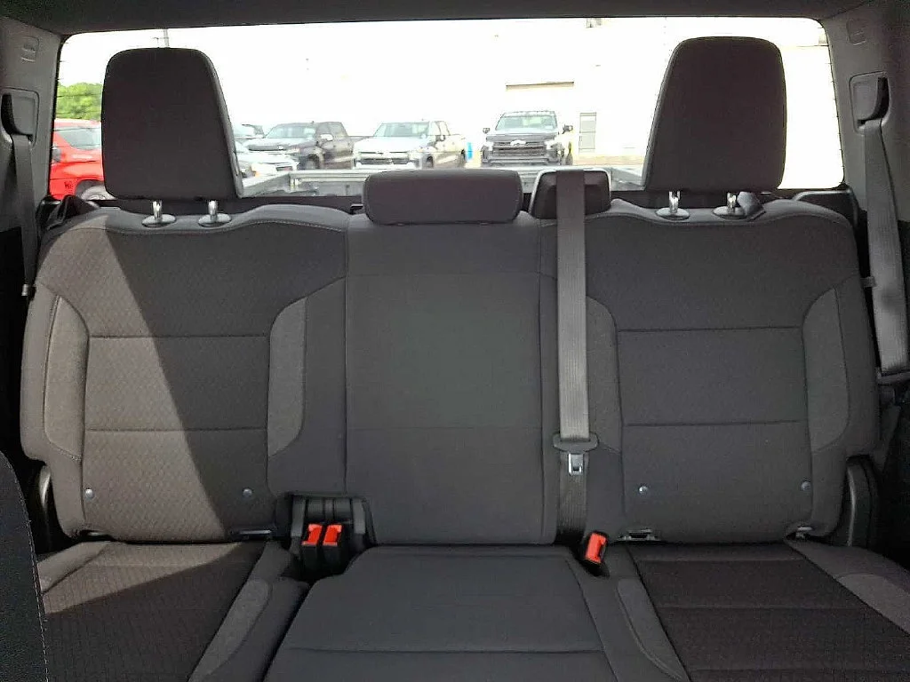 Used 2025 Sterling Gray Metallic Chevrolet LT image 19