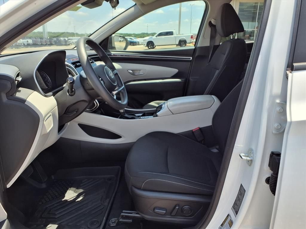 Used 2024 White Hyundai SEL image 16