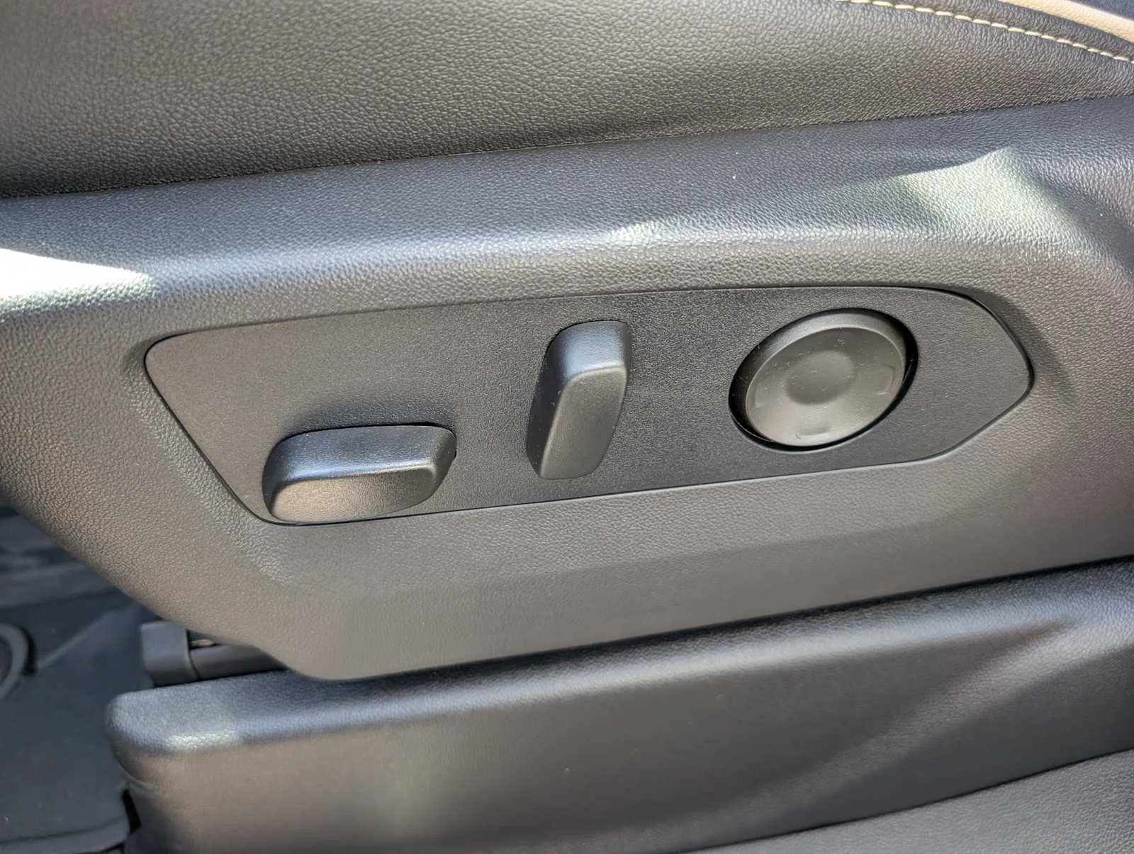 2026 GMC Yukon XL Elevation - Photo 32