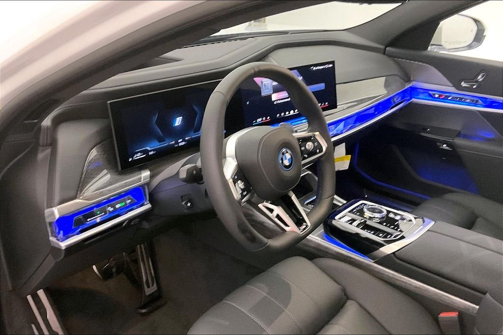 Used 2024 Mineral White Metallic BMW  image 4