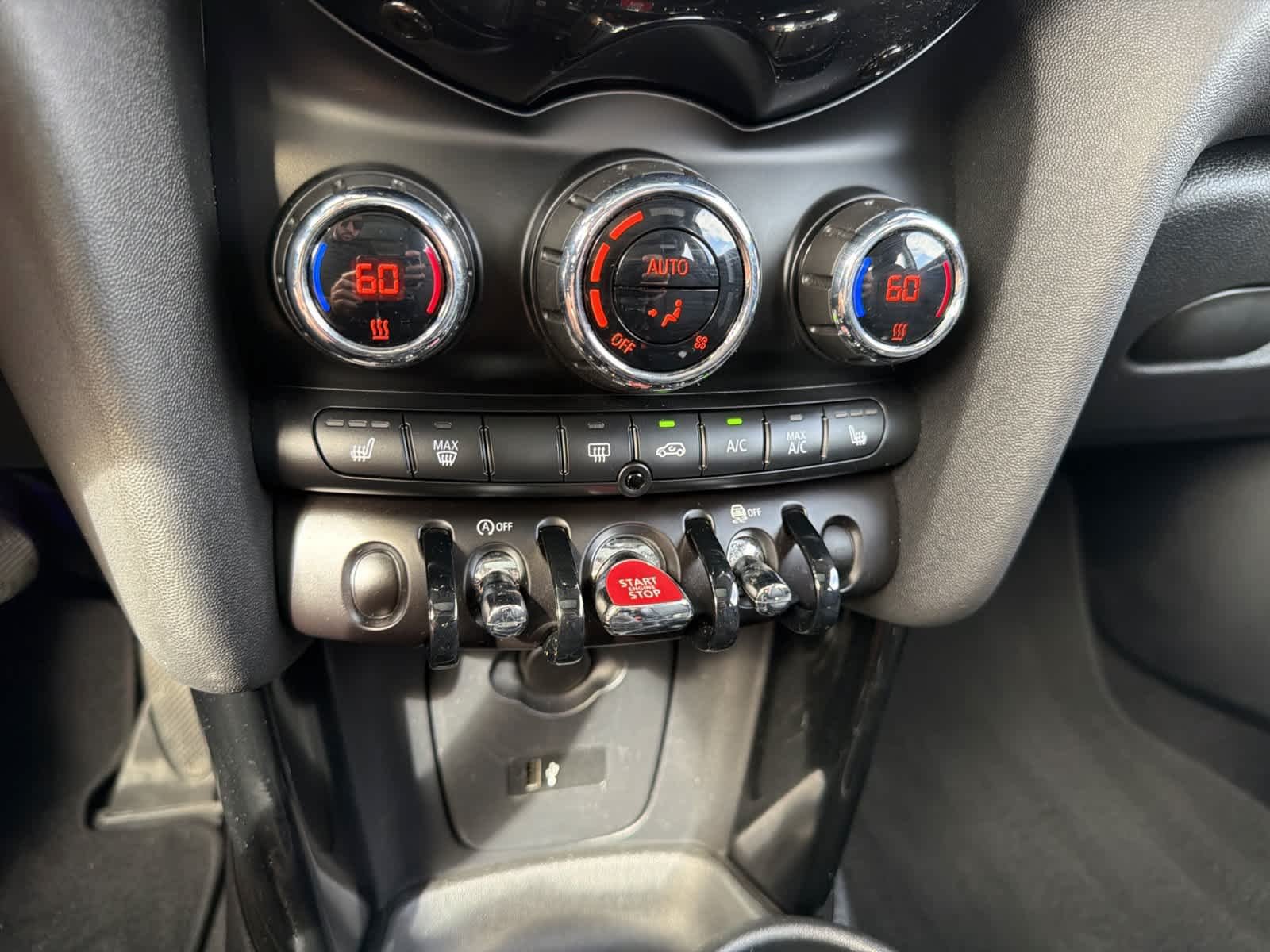 Used 2019 Solaris Orange Metallic MINI Cooper image 13