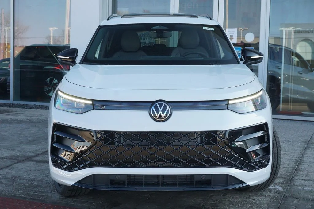 New 2026 White/off-white Volkswagen 2.0T SE R-Line Black image 5