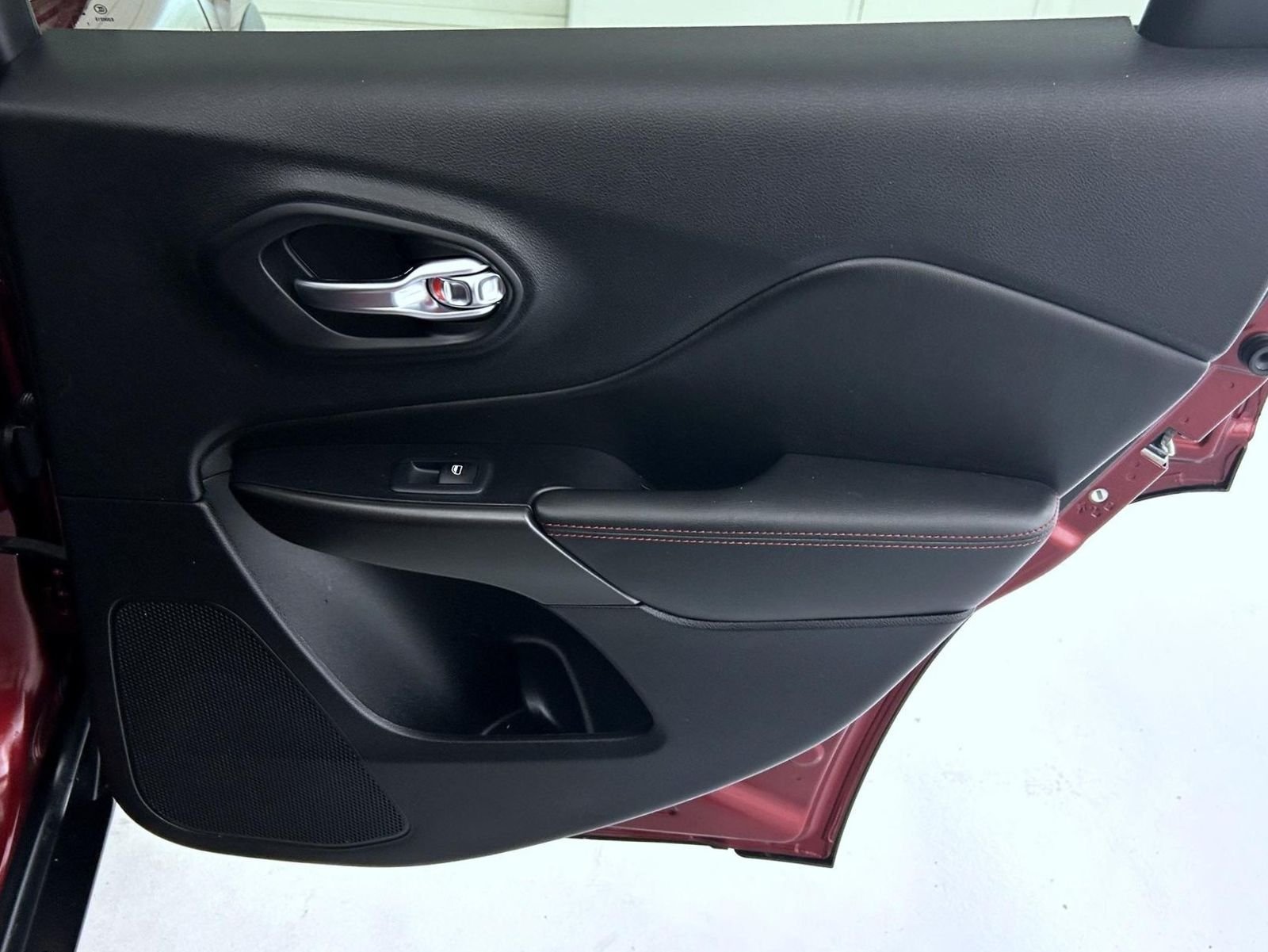 Used 2020 Red Jeep Trailhawk image 17