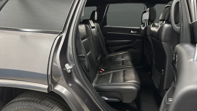 Used 2021 Crystal Metallic Jeep Limited image 26