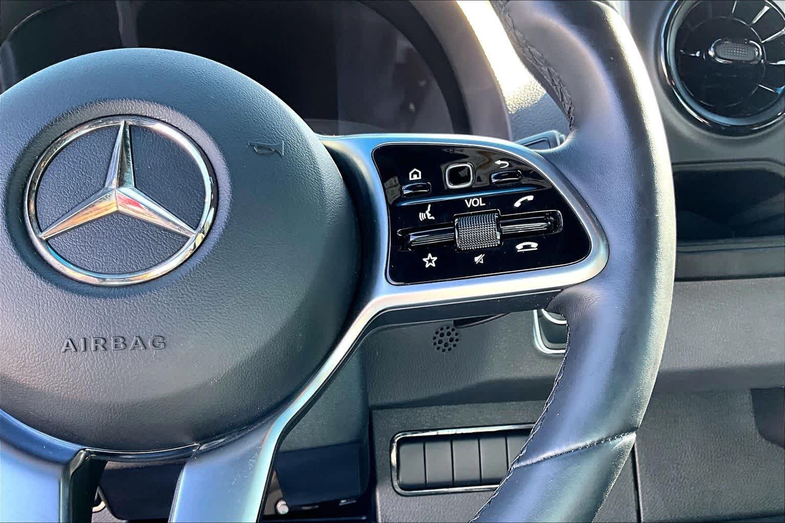 Used 2022 Arctic White Mercedes-Benz  image 25