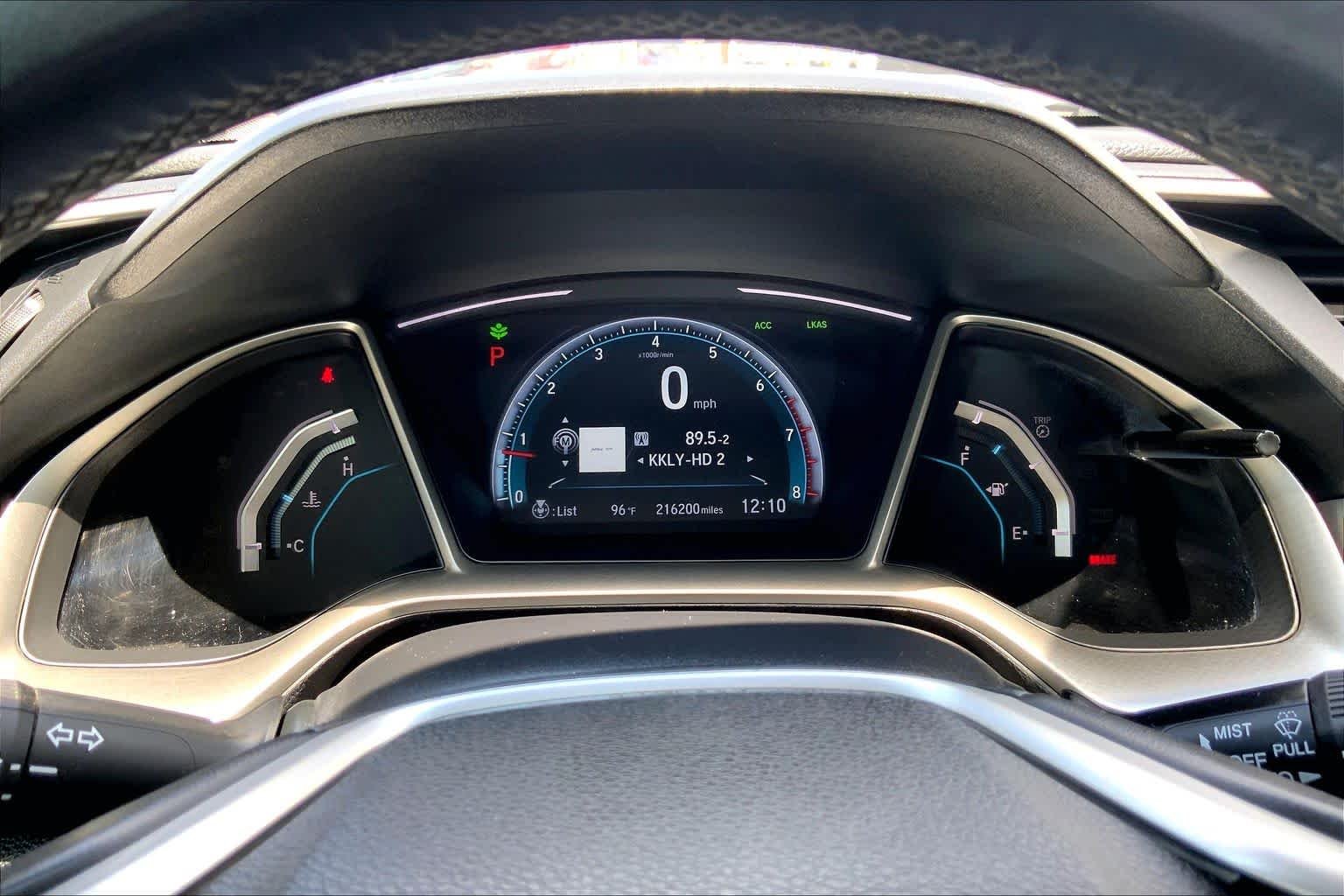 Used 2017 Lunar Silver Metallic Honda Touring image 22
