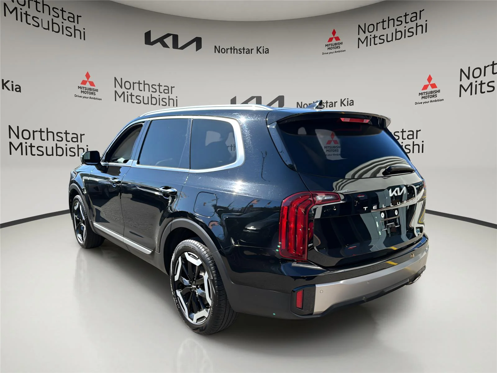 Used 2025 Ebony Black Kia S image 3
