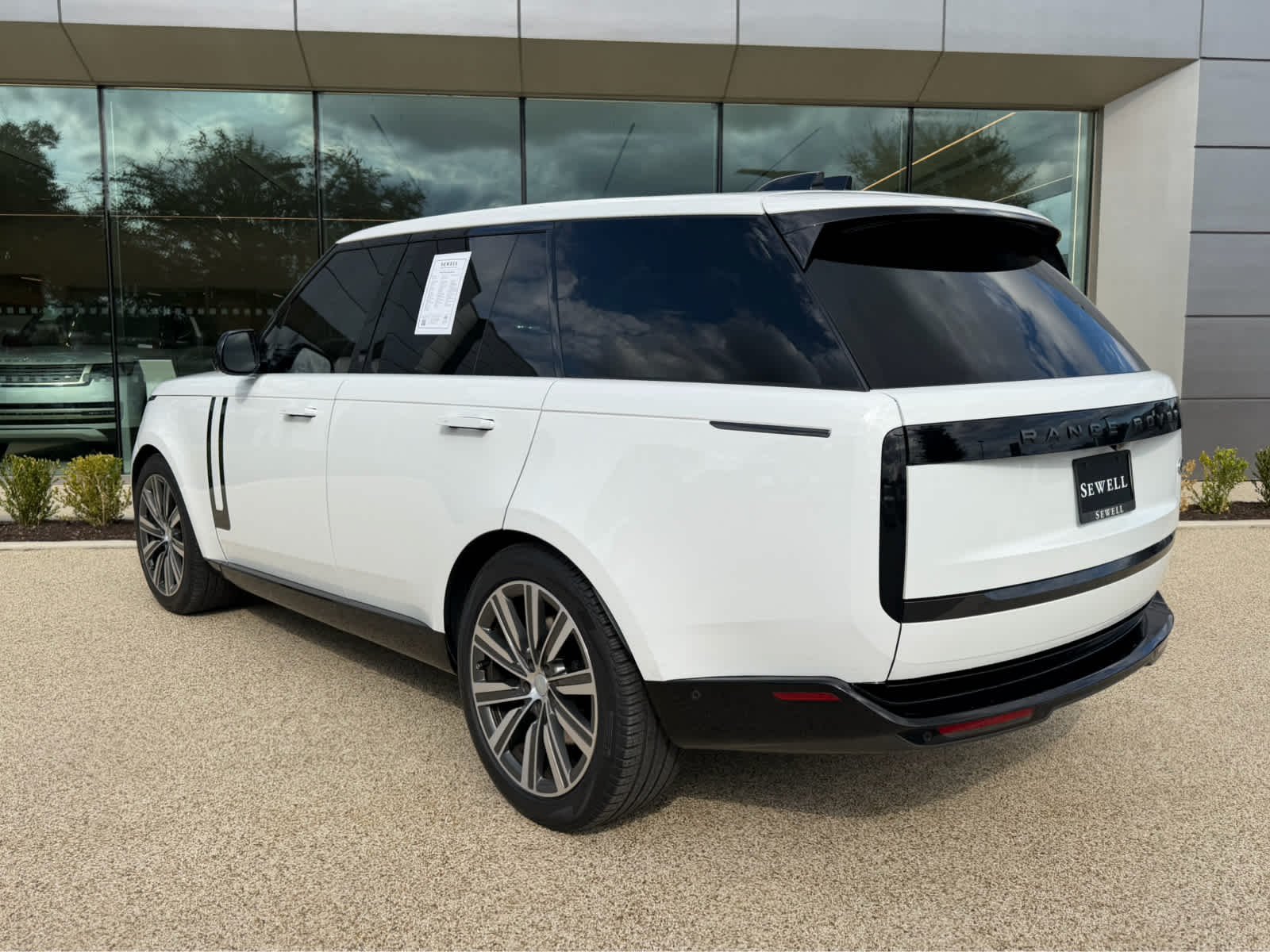 Certified Used 2023 Fuji White Land Rover SE image 8